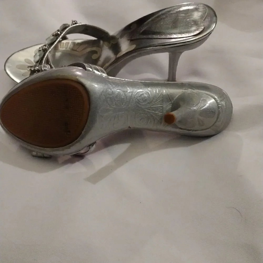 Sizzle by Colorific jeweled shoes - Picture 3 of 4